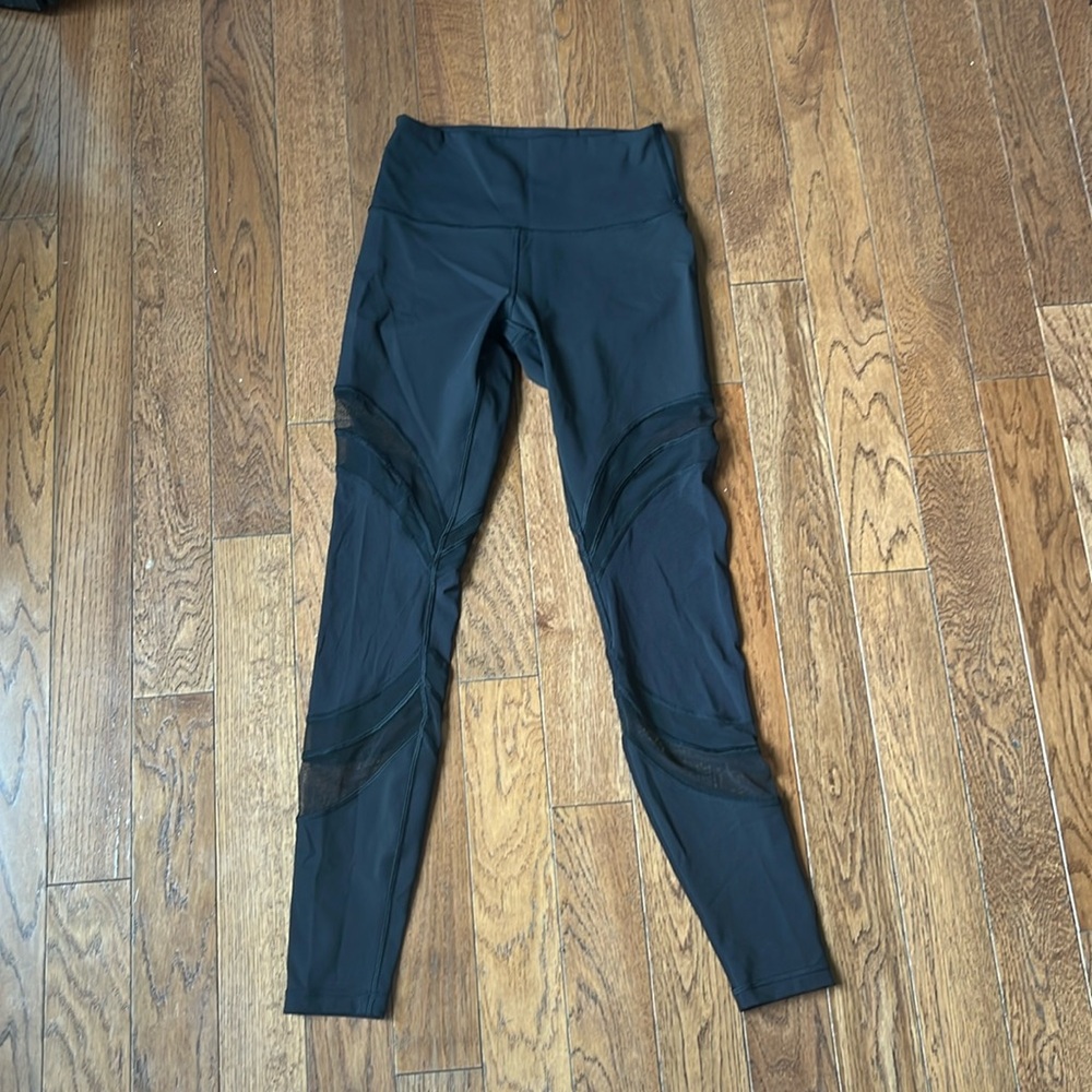 Lululemon Mesh Leggings size 6 Black